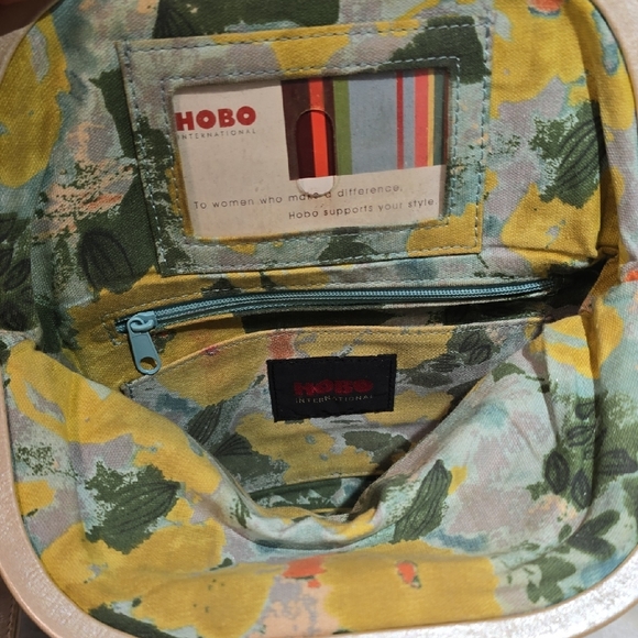 HOBO International Champagne Wristlet Clutch - Picture 4 of 17